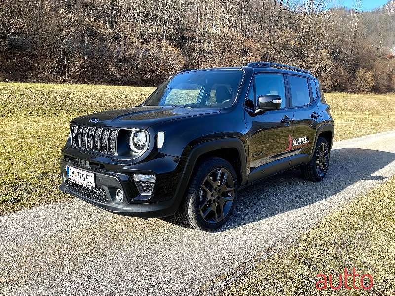 2021' Jeep Renegade photo #2