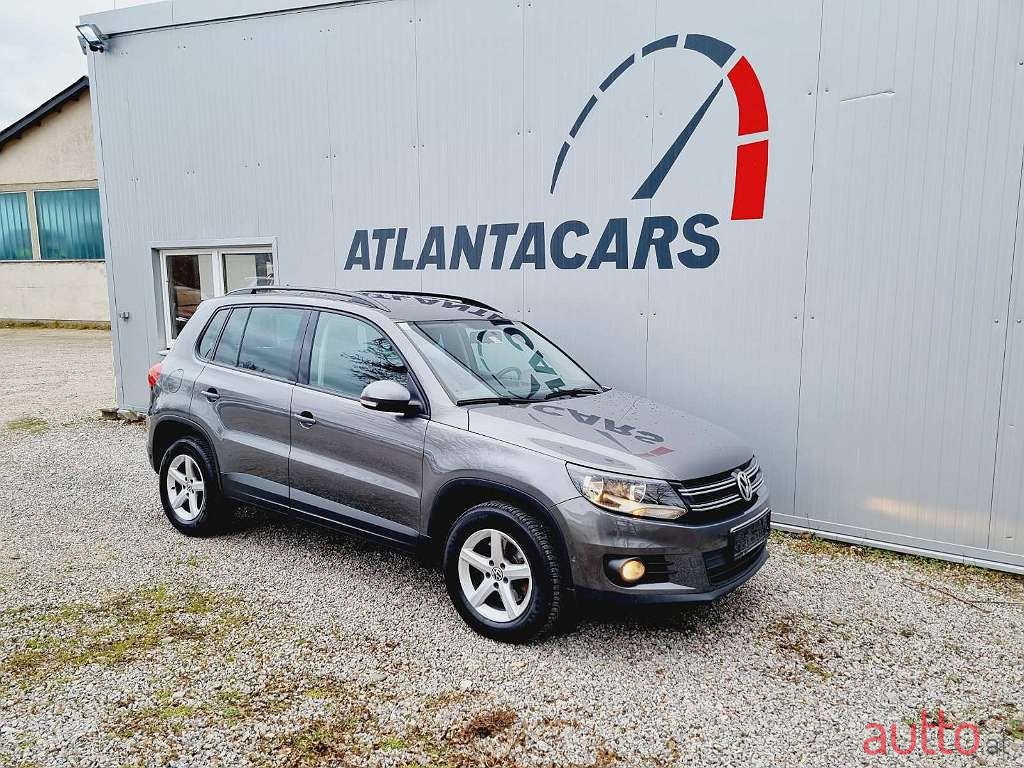 2011' Volkswagen Tiguan photo #3