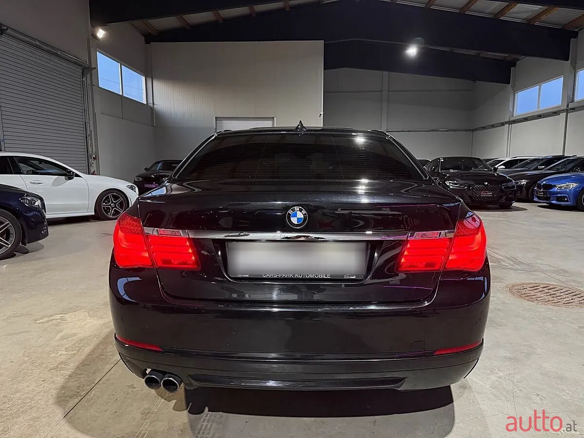2013' BMW 7Er-Reihe photo #4