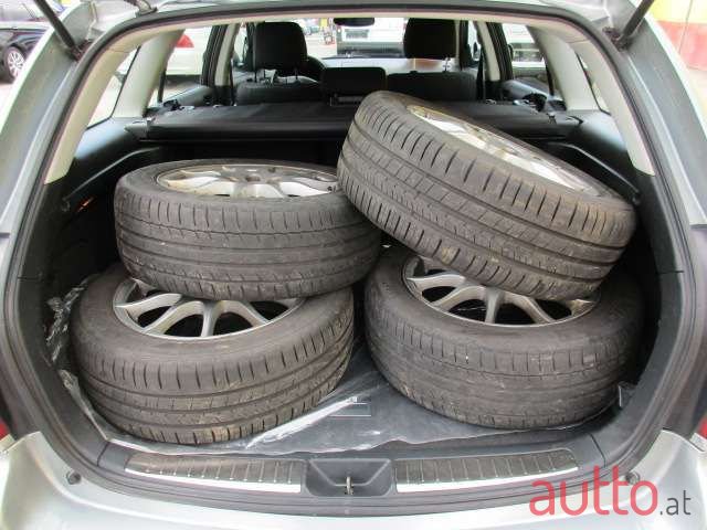 2008' Toyota Avensis photo #6