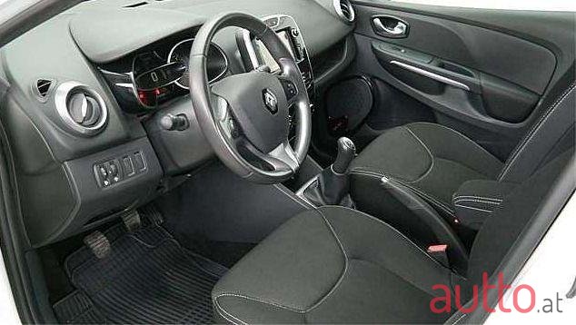 2015' Renault Clio photo #2