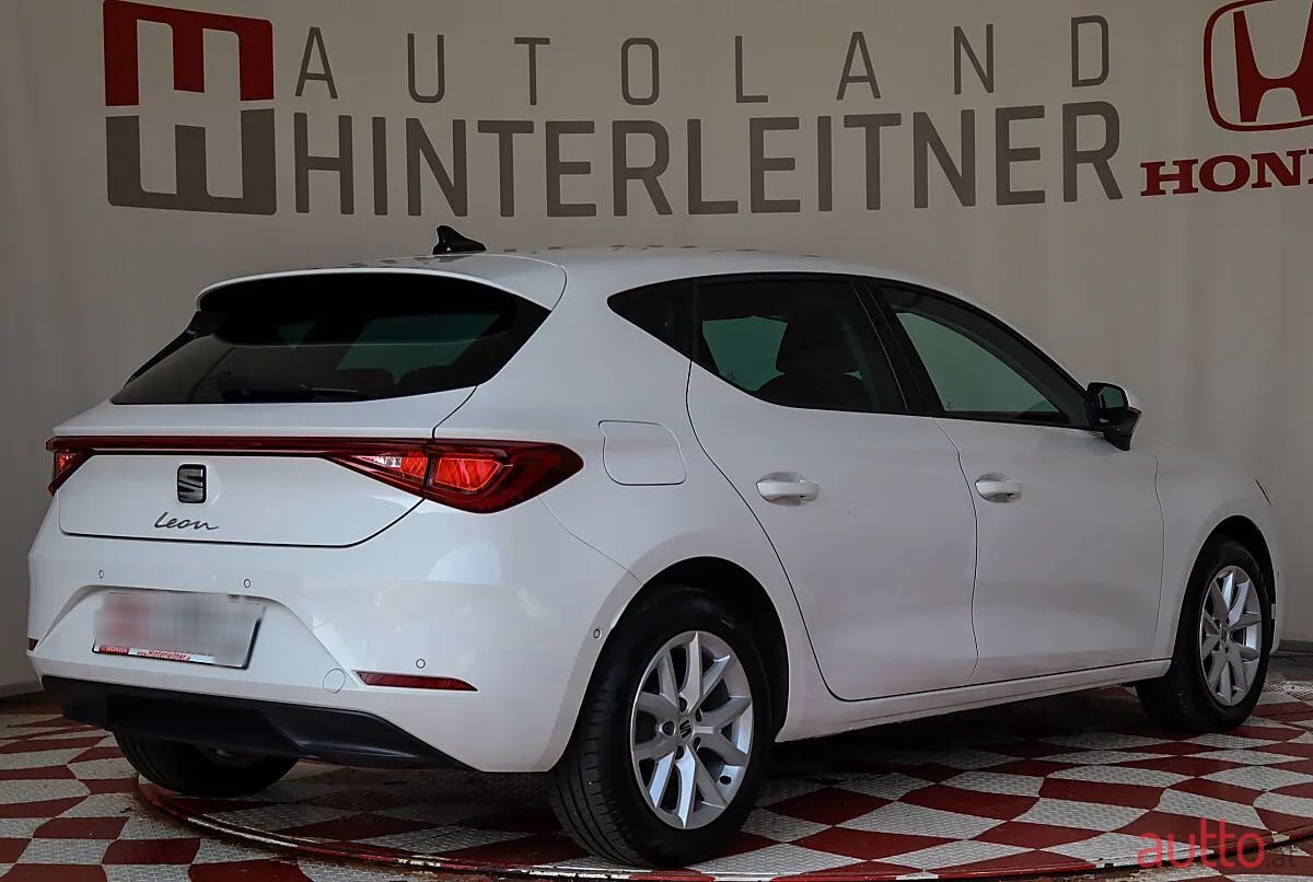 2020' SEAT Leon photo #2