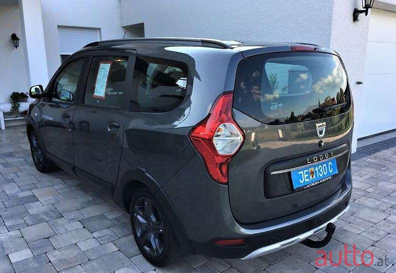 2017' Dacia Lodgy photo #1