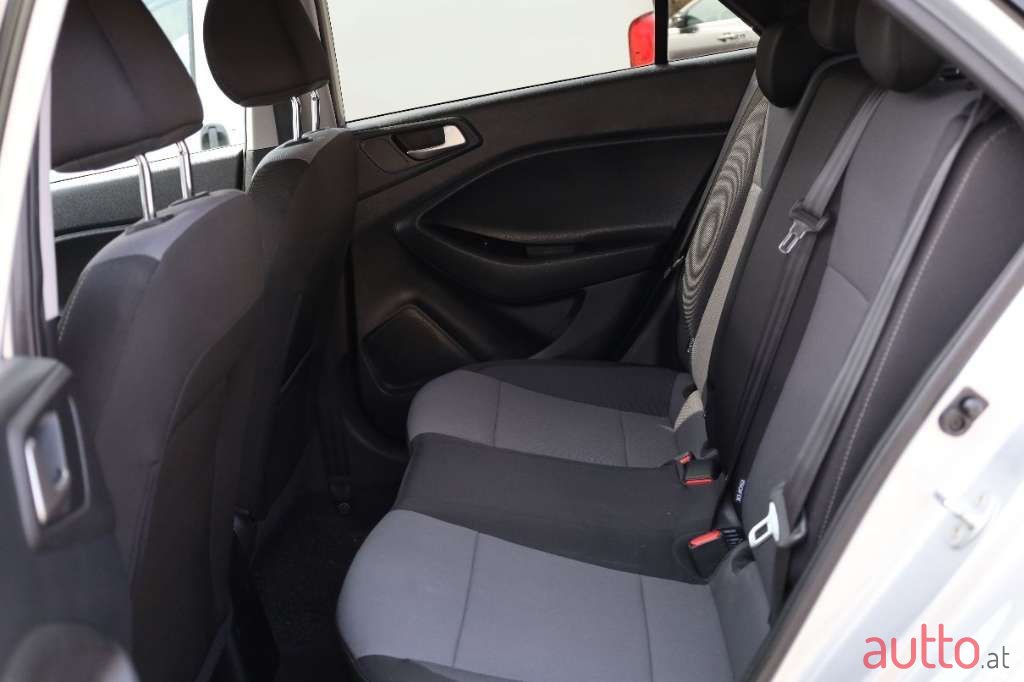 2019' Hyundai i20 photo #6