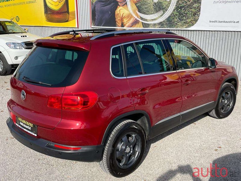 2012' Volkswagen Tiguan photo #5