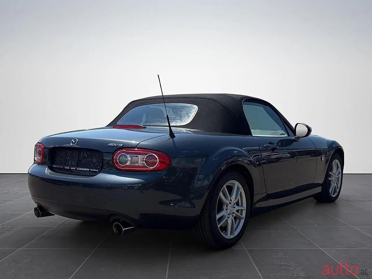 2011' Mazda MX-5 photo #5