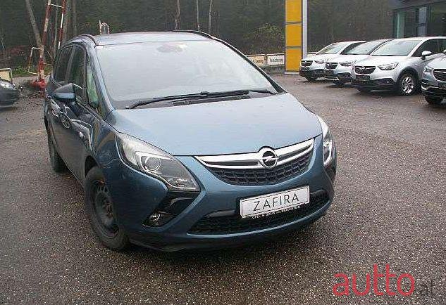 2014' Opel Zafira photo #1