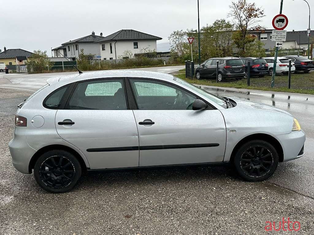 2006' SEAT Ibiza photo #2