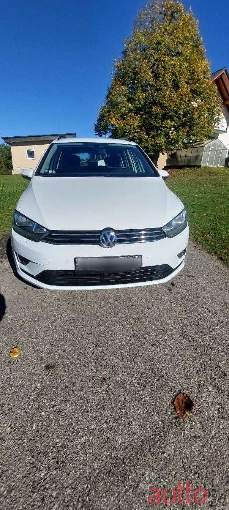 2017' Volkswagen Golf photo #1