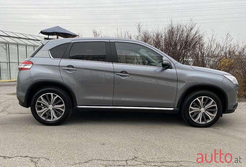 2012' Peugeot 4008 photo #1