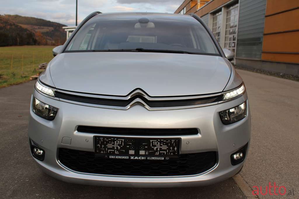 2016' Citroen C4 Picasso photo #3