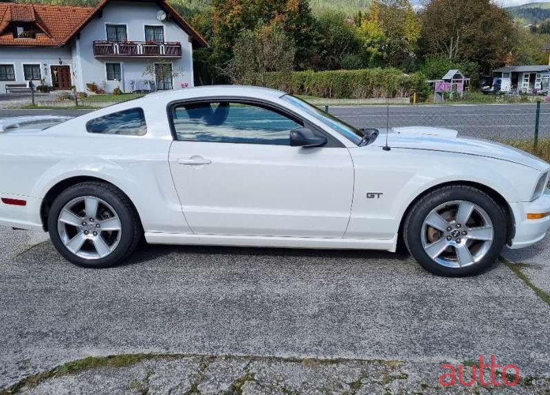 2006' Ford Mustang photo #4