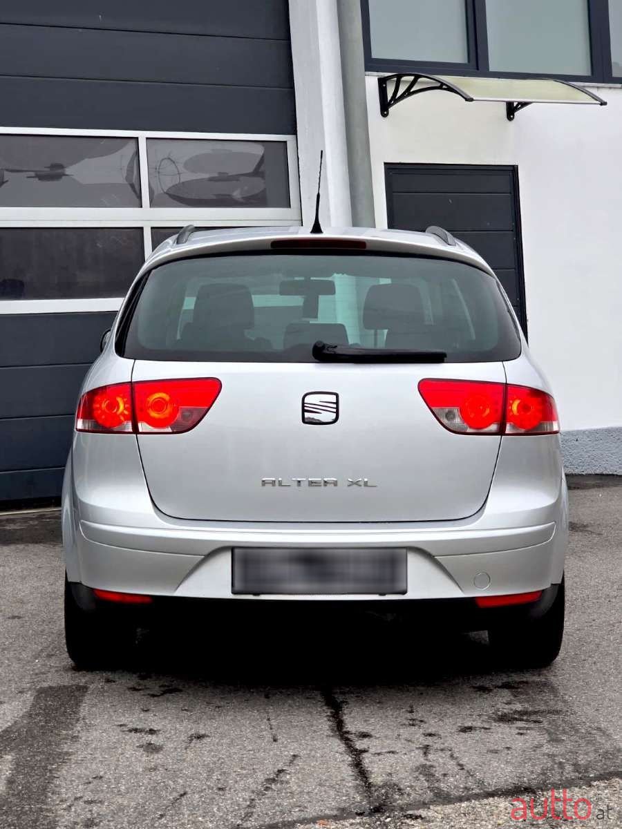 2011' SEAT Altea XL photo #5