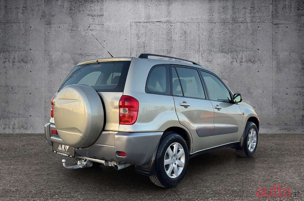 2002' Toyota RAV4 photo #4