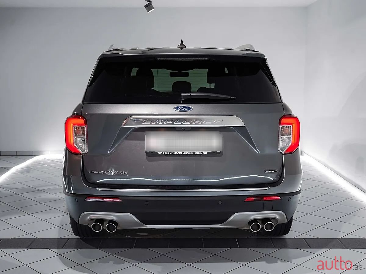 2021' Ford Explorer photo #5