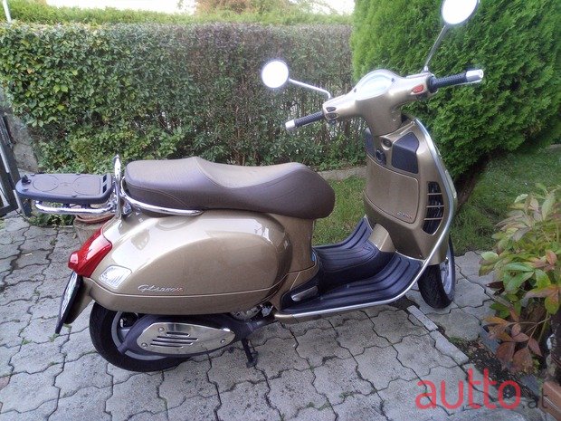 2011' Vespa GTS 250 photo #1