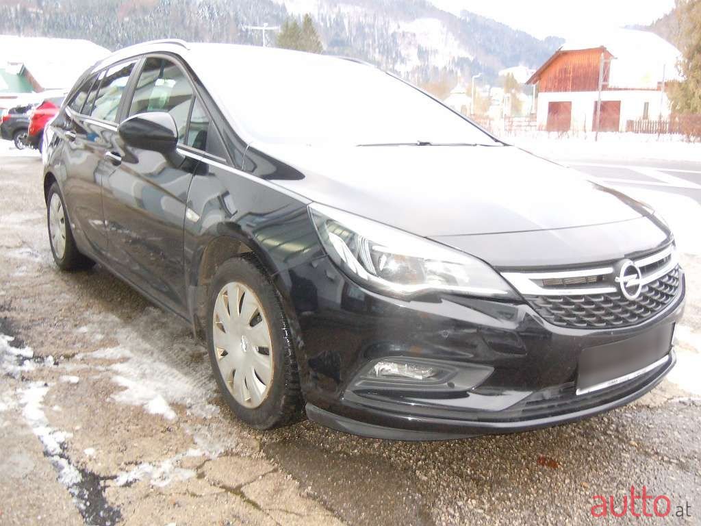 2017' Opel Astra photo #2