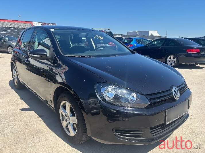 2010' Volkswagen Golf photo #1
