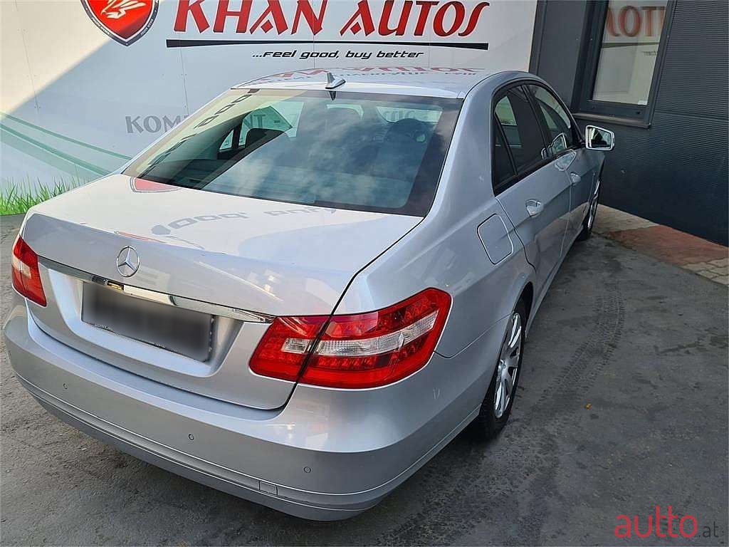 2010' Mercedes-Benz E-Klasse photo #3