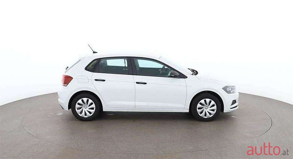 2019' Volkswagen Polo photo #2