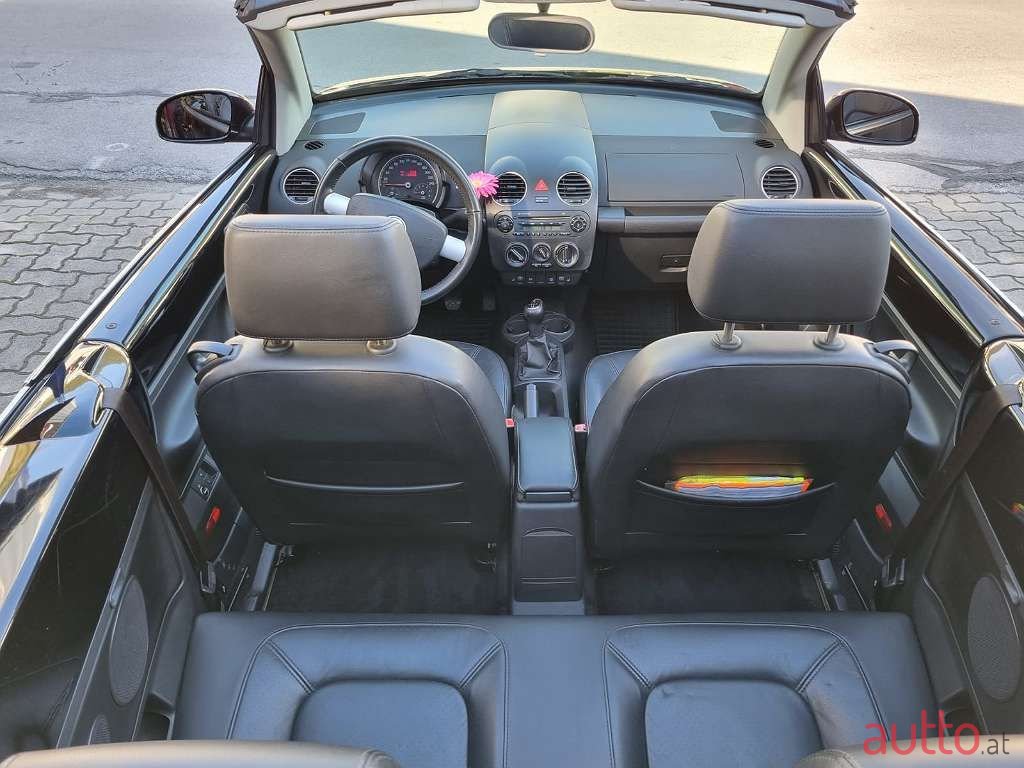 2008' Volkswagen Beetle photo #6