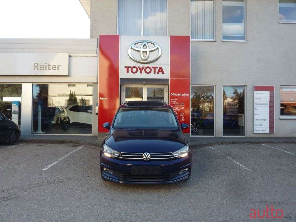 2017' Volkswagen Touran photo #1