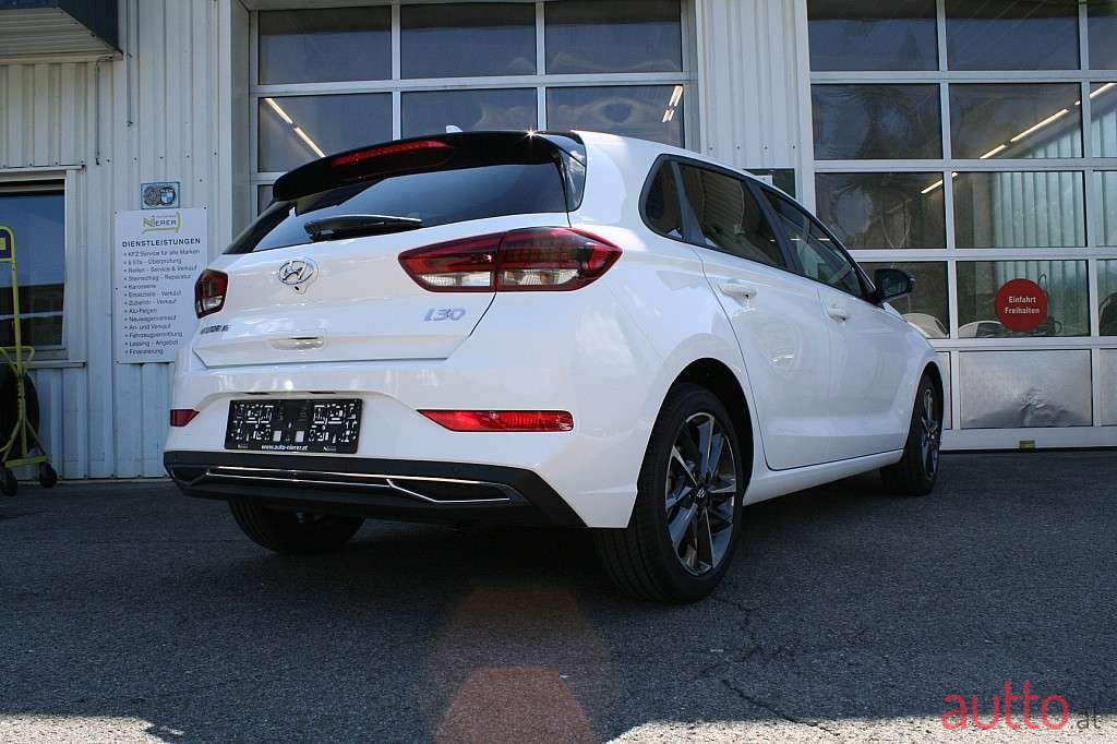 2022' Hyundai i30 photo #5