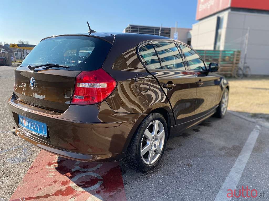 2011' BMW 1Er-Reihe photo #3