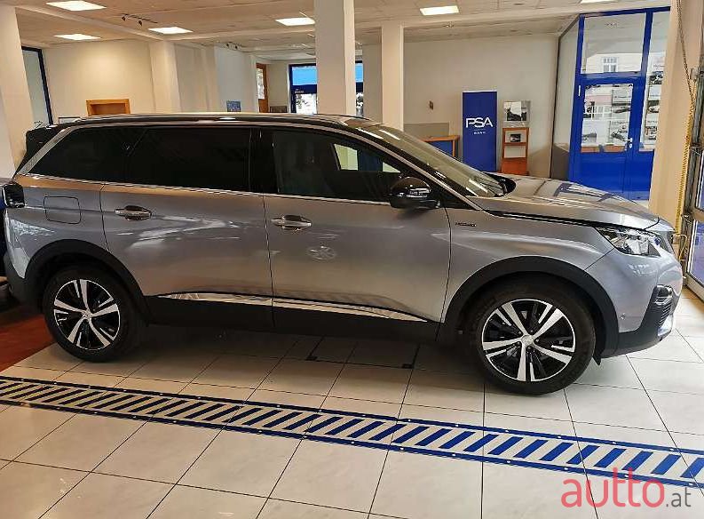 2019' Peugeot 5008 photo #1