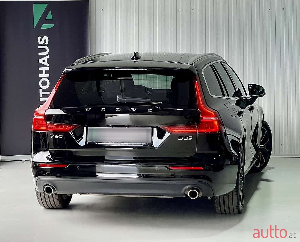 2019' Volvo V60 photo #2