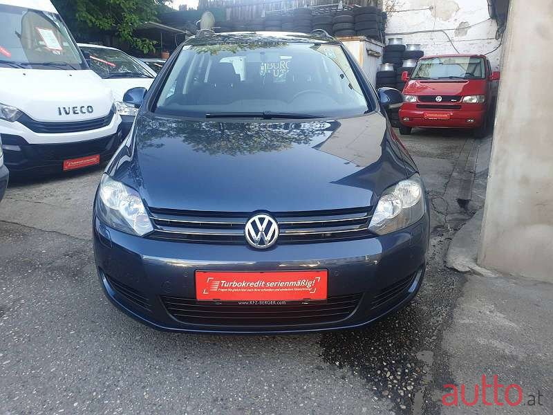 2010' Volkswagen Golf photo #6