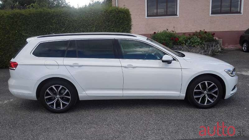 2019' Volkswagen Passat photo #3