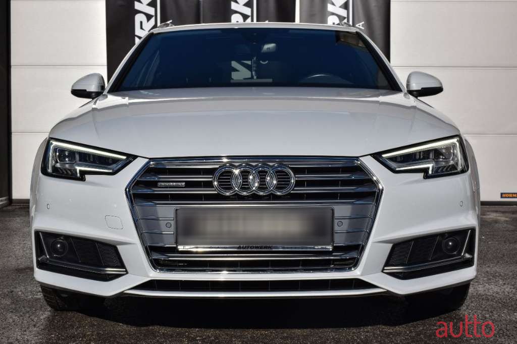 2019' Audi A4 photo #2