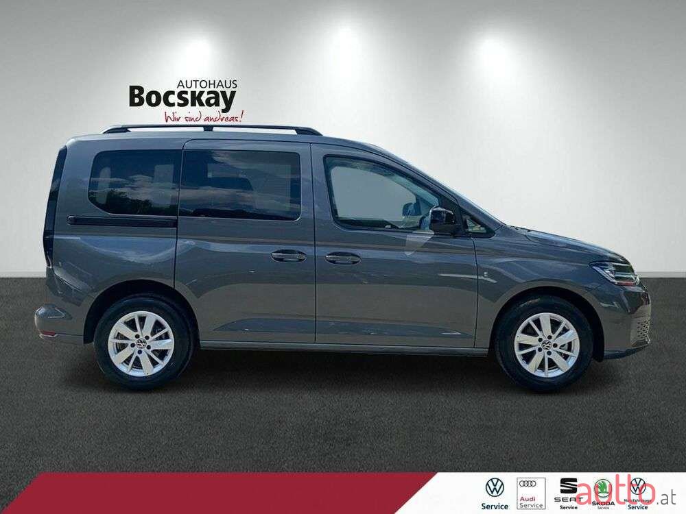 2022' Volkswagen Caddy photo #3