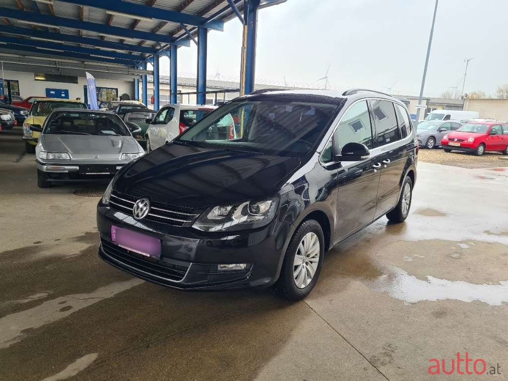 2015' Volkswagen Sharan photo #1