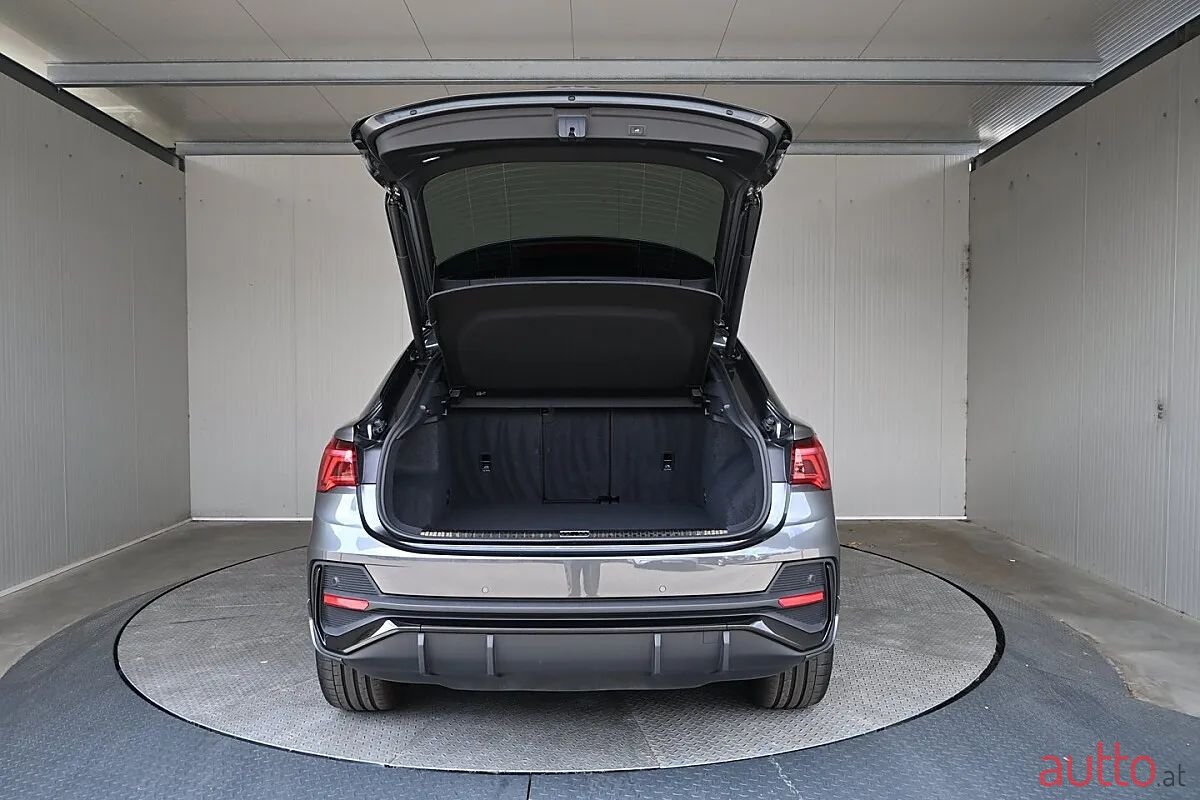 2022' Audi Q3 photo #6
