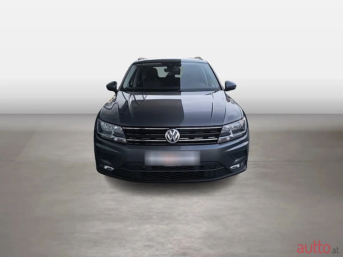 2017' Volkswagen Tiguan photo #4