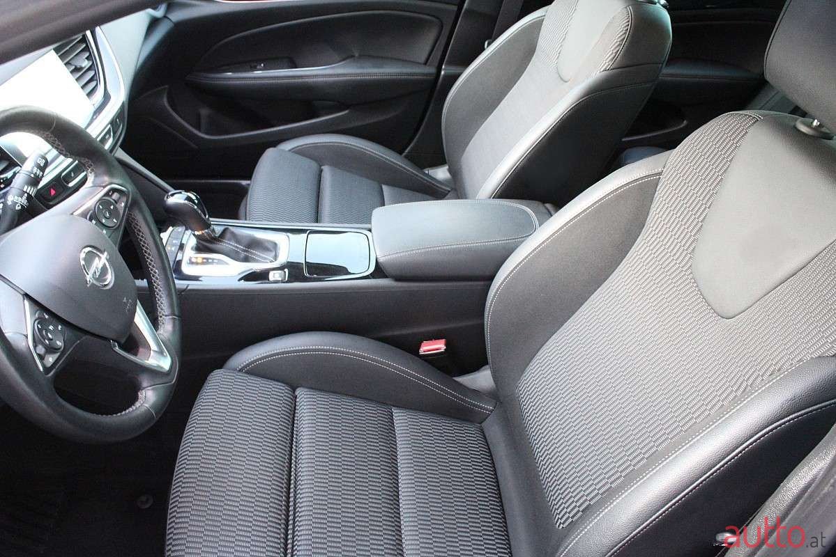 2020' Opel Insignia photo #5