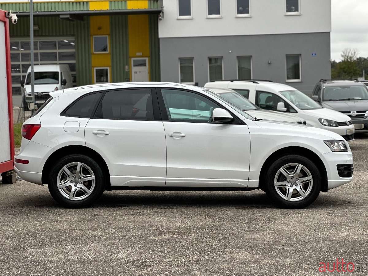 2010' Audi Q5 photo #6