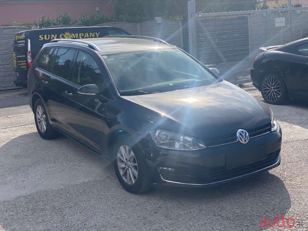 2017' Volkswagen Golf photo #4