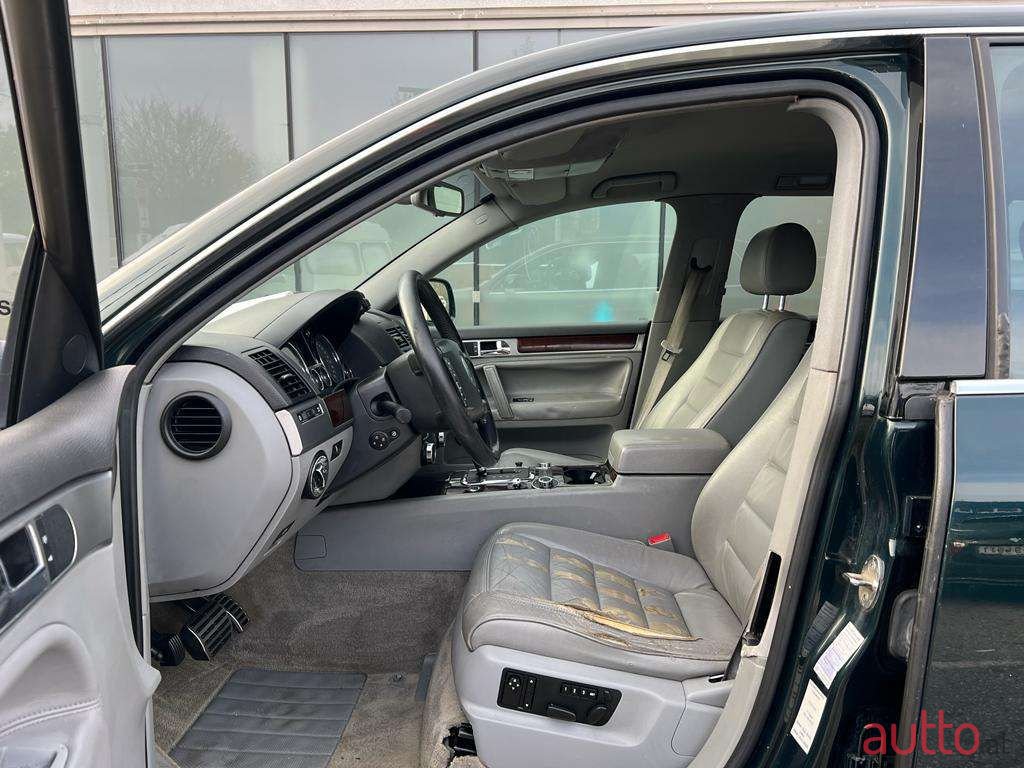 2003' Volkswagen Touareg photo #5