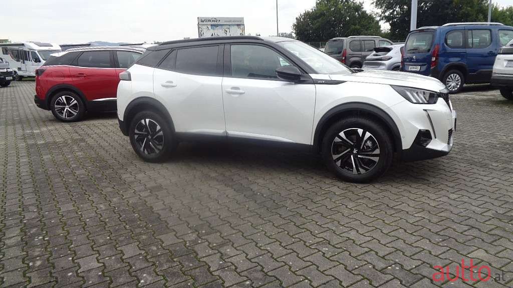 2022' Peugeot 2008 photo #4
