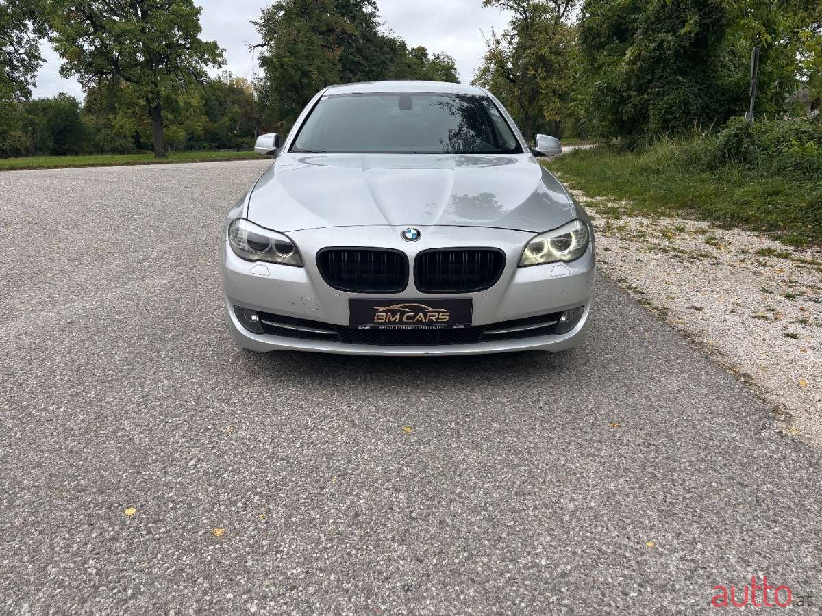 2011' BMW 5Er-Reihe photo #2