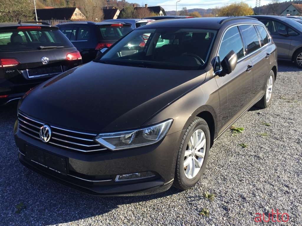 2016' Volkswagen Passat photo #2