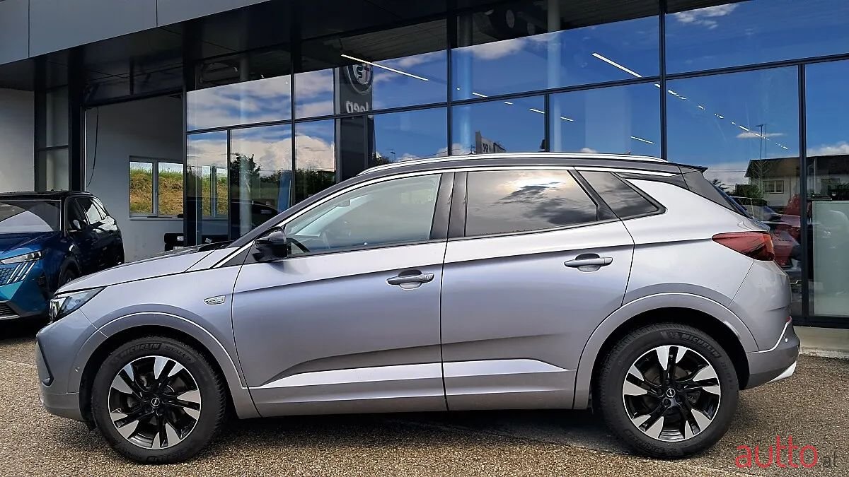 2023' Opel Grandland photo #3