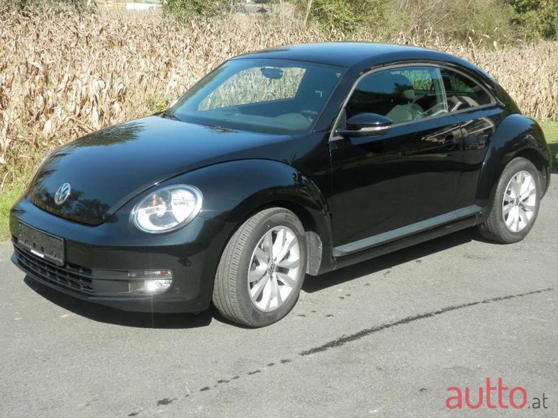 2012' Volkswagen Beetle photo #2