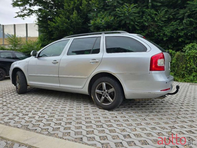 2011' Skoda Octavia photo #6