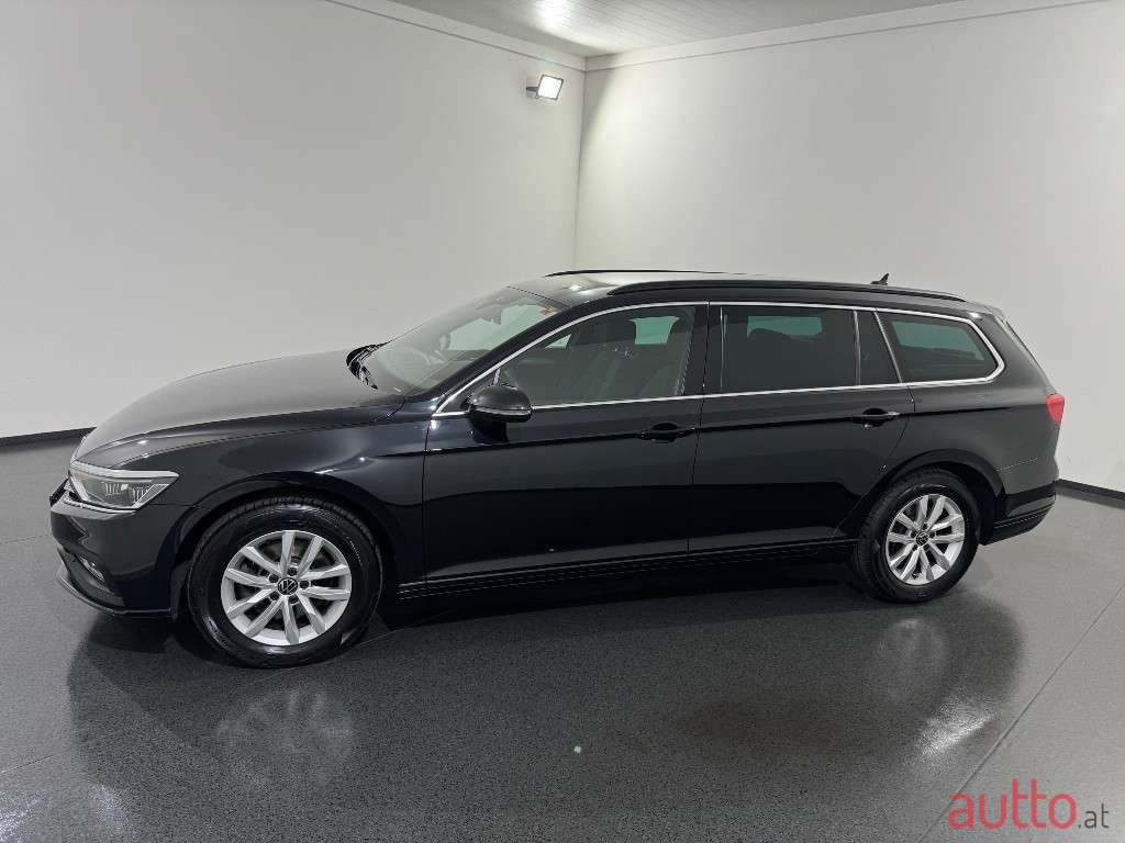 2022' Volkswagen Passat photo #3