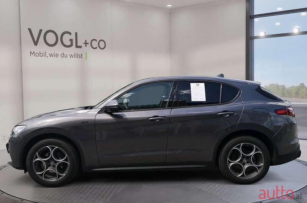 2020' Alfa Romeo Stelvio photo #1