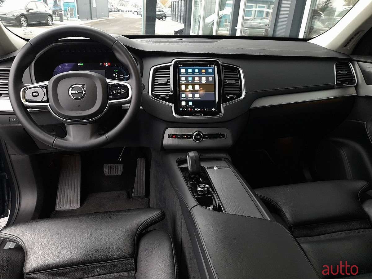 2022' Volvo XC90 photo #3